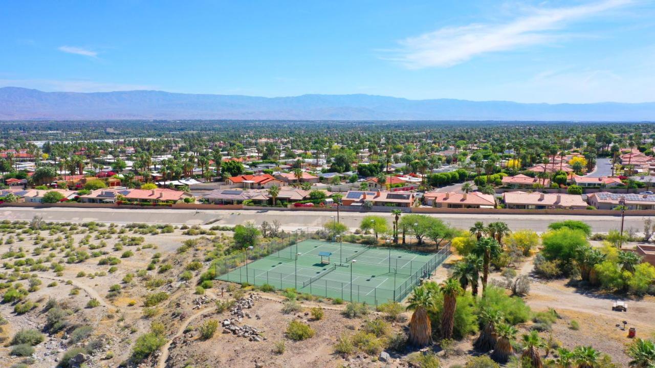 New Experience Base Camp An Exclusive Mountainside Desert Resort With 2 Pools Palm Desert Exterior photo